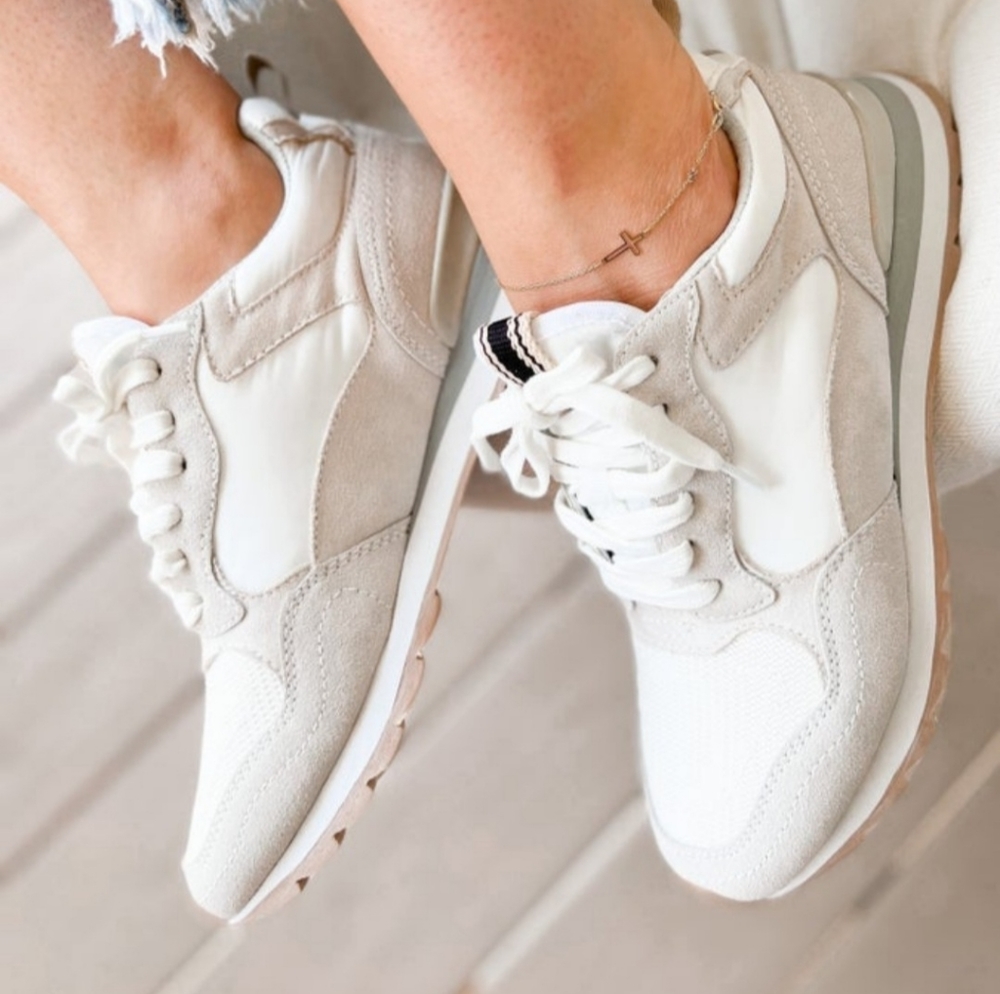 New In Box ShuShop Paneled Design White Lace Up Sneakers Tennis Shoes - Picture 3 of 16
